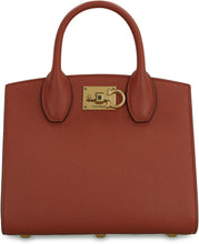 Carica l'immagine nel visualizzatore di Gallery, Borsa a mano The Studio Box in pelle