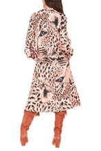 Carica l&#39;immagine nel visualizzatore di Gallery, Blusa in crêpe stampato
