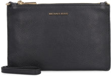 Carica l&#39;immagine nel visualizzatore di Gallery, Clutch in pelle martellata
