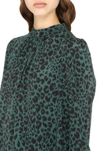 Carica l&#39;immagine nel visualizzatore di Gallery, Blusa in seta stampata
