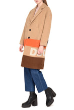 Carica l&#39;immagine nel visualizzatore di Gallery, Cappotto in lana con intarsio
