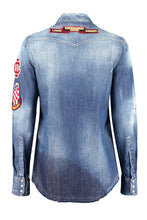 Carica l&#39;immagine nel visualizzatore di Gallery, Camicia in denim con patch ricamati
